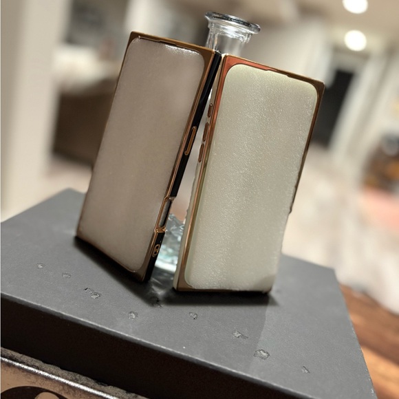 iPhone 16 Plus Cases - Picture 2 of 2